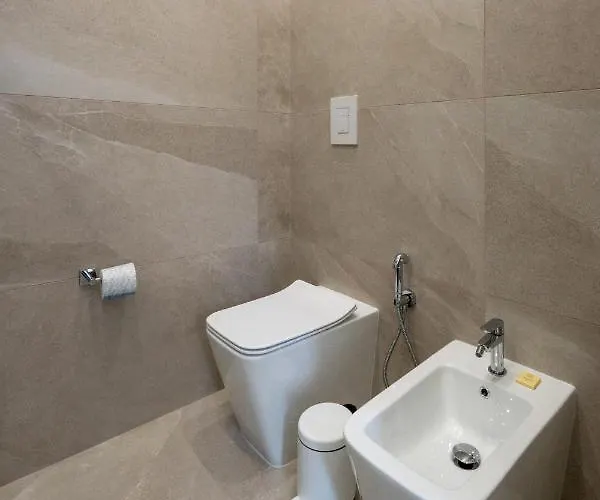 Corso Garibaldi 165 4* ナポリ